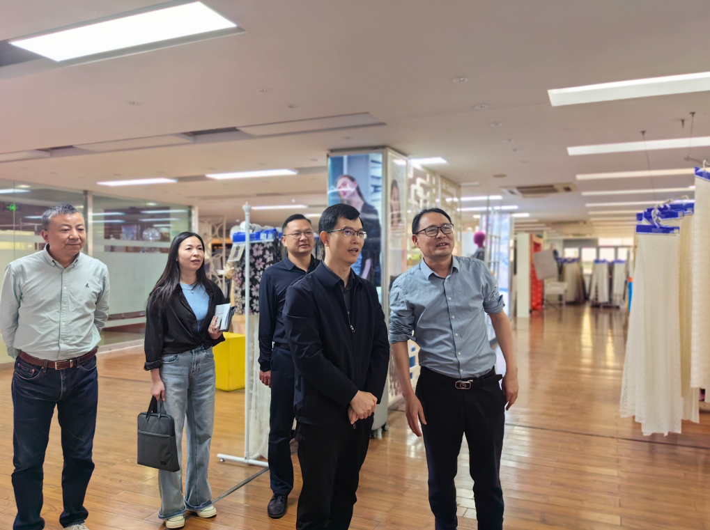 江北區(qū)委宣傳部部長胡文斌一行蒞臨江北萌恒調研指導