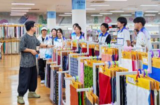 深化校企交流 共筑人才基石 | 浙大寧理師生走訪國貿(mào)開展暑期實(shí)踐